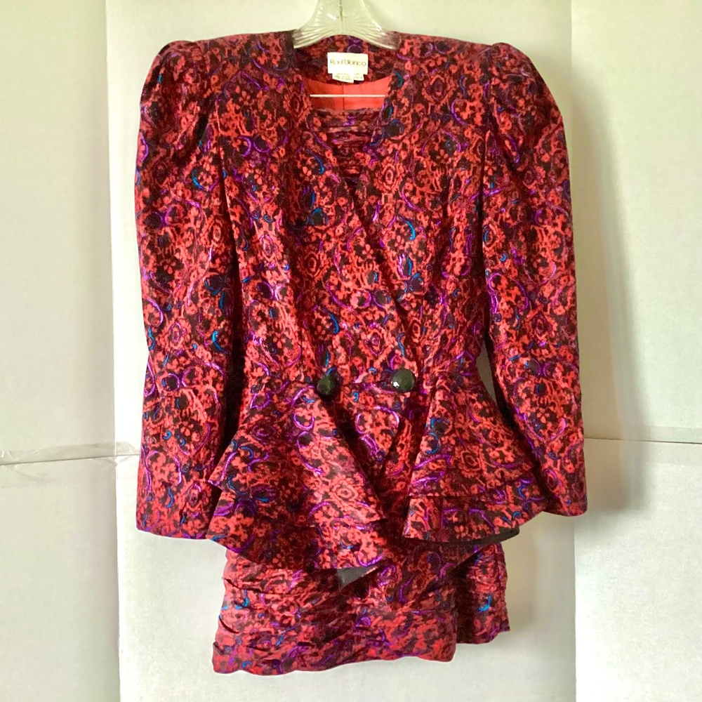 $250 Raul Blanco Vintage 100% Silk Suit. Size: 8